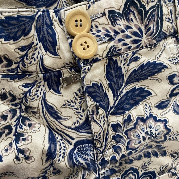 T-Party Manufactactacturer Clothing in LA - Med. - Picture 4 of 8